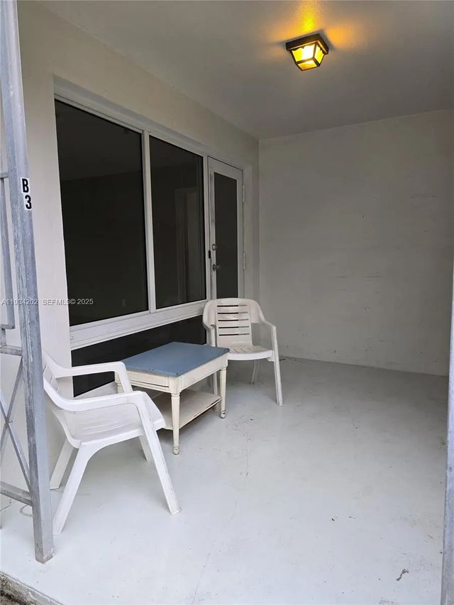 2 of 25 - 3201 Se 12th Street #b3, Pompano Beach, FL