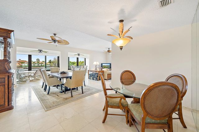 4 of 31 - 926 Oak Harbour Drive, Juno Beach, FL