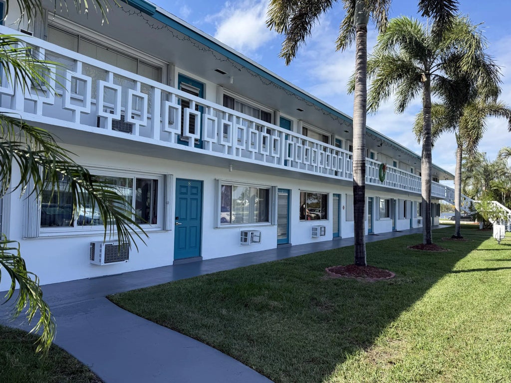 2204 Lake Osborne Drive #5, Lake Worth Beach