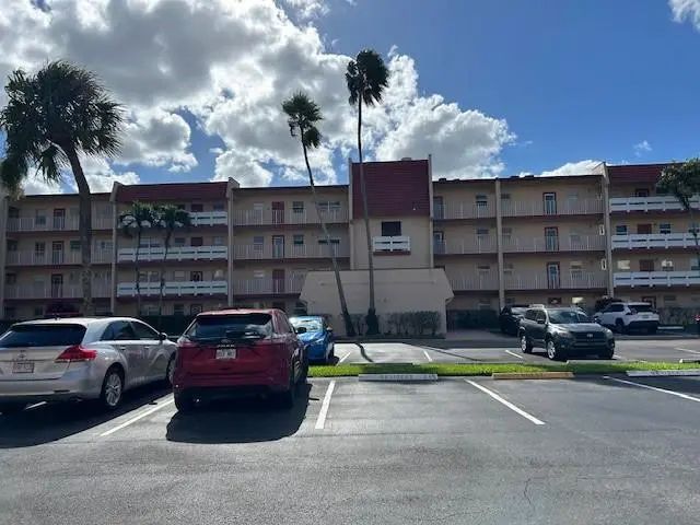 1000 Country Club Drive #403, Margate