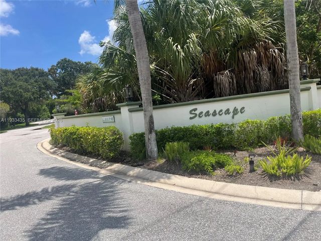 5200 Se Seascape Way #201, Stuart