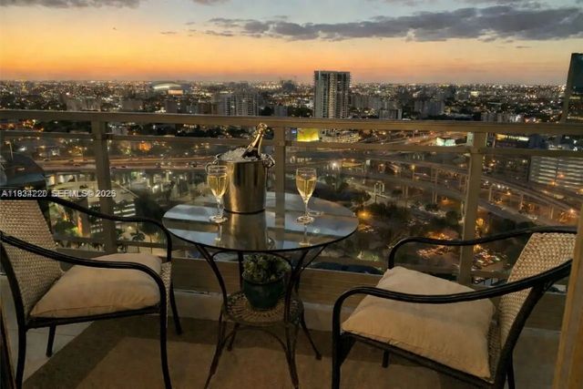 2 of 31 - 90 Sw 3rd Street #2109, Miami, FL
