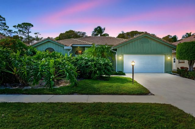 2 of 55 - 9055 Cypress Hollow Drive, Palm Beach Gardens, FL