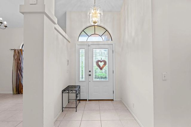 5 of 55 - 9055 Cypress Hollow Drive, Palm Beach Gardens, FL