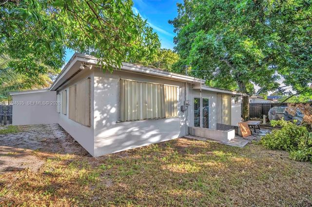 4 of 13 - 16234 Ne 9th Court, North Miami Beach, FL