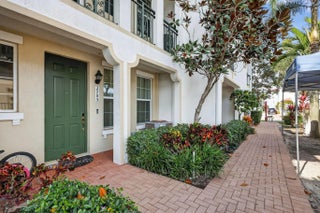 Photo of Listing #R11149379