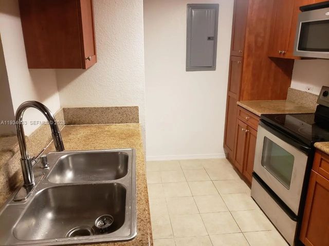 4 of 37 - 36 Nw 6th Avenue #906, Miami, FL