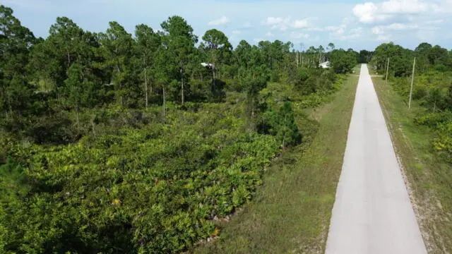 3 of 4 - 1115 Chiefland Street E, Lehigh Acres, FL