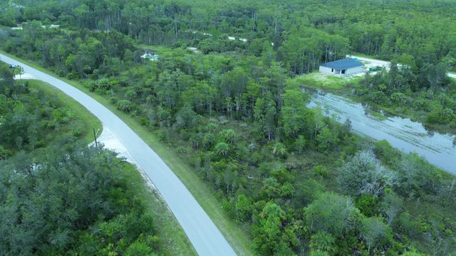 3 of 5 - 486 Westchester Drive, Lehigh Acres, FL