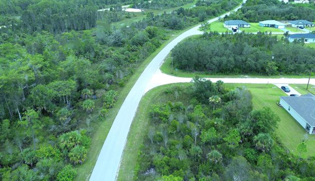 4 of 5 - 486 Westchester Drive, Lehigh Acres, FL