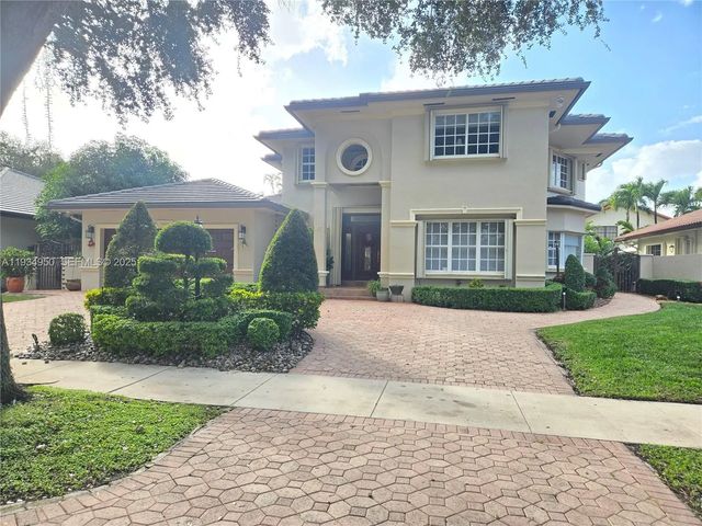 16422 Nw 83rd Place, Miami Lakes