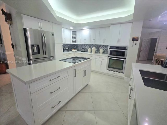5 of 61 - 16422 Nw 83rd Place, Miami Lakes, FL
