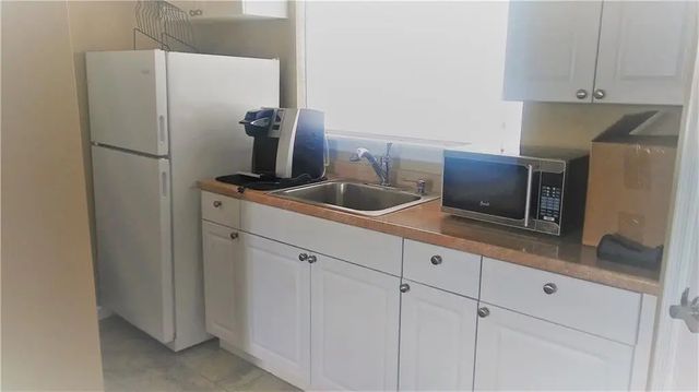 4 of 5 - 27 Se 24 Avenue #2, Pompano Beach, FL