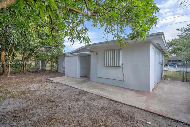 4 of 27 - 265 Nw 135th, North Miami, FL