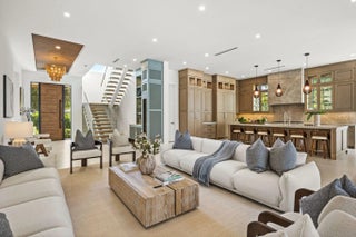 Photo of Listing #R11149645