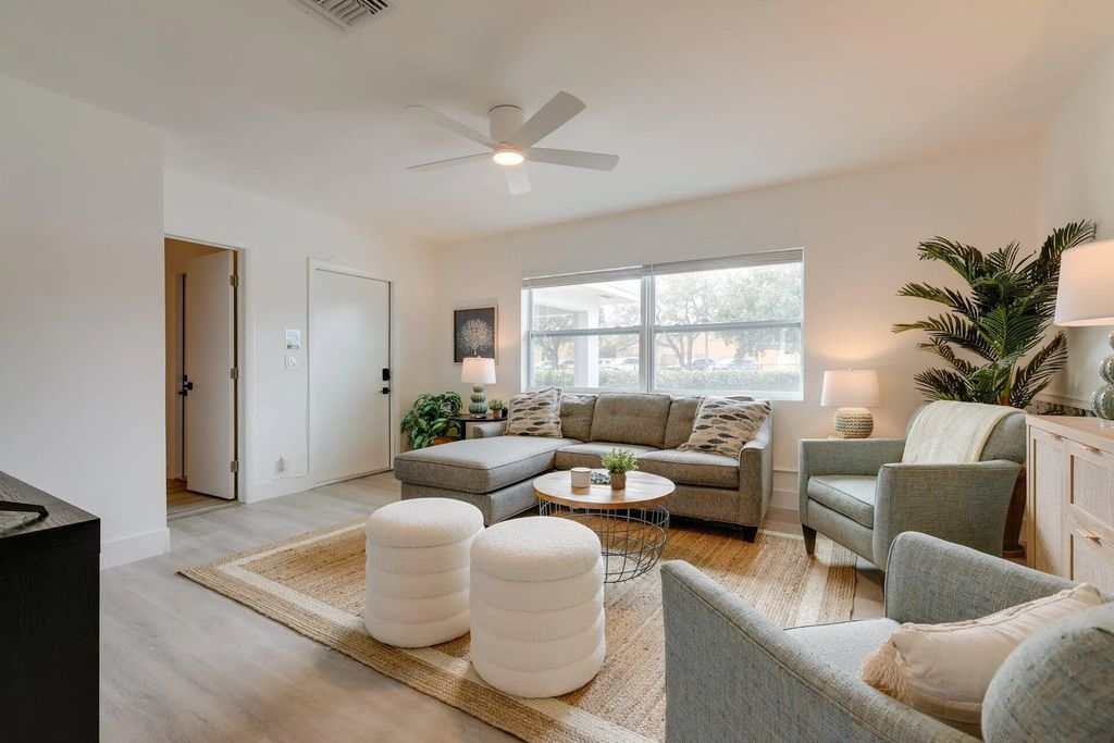 526 Eastwind Drive #526, North Palm Beach