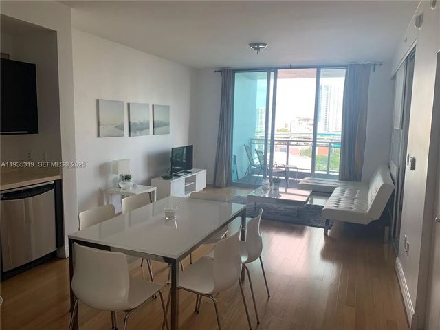 4 of 12 - 90 Sw 3rd Street #1211, Miami, FL