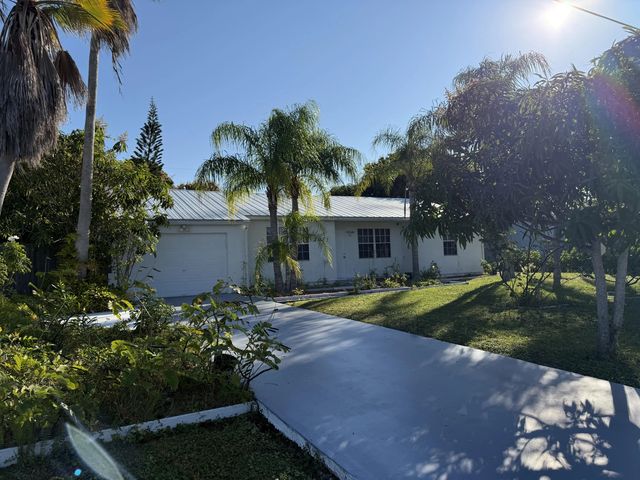 3 of 19 - 2451 Se Berkshire Boulevard, Port St. Lucie, FL