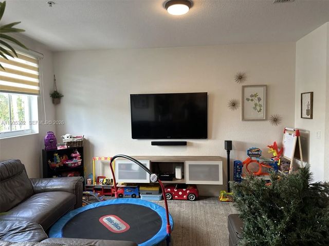 4 of 11 - 10800 Nw 88th Terrace #213, Doral, FL