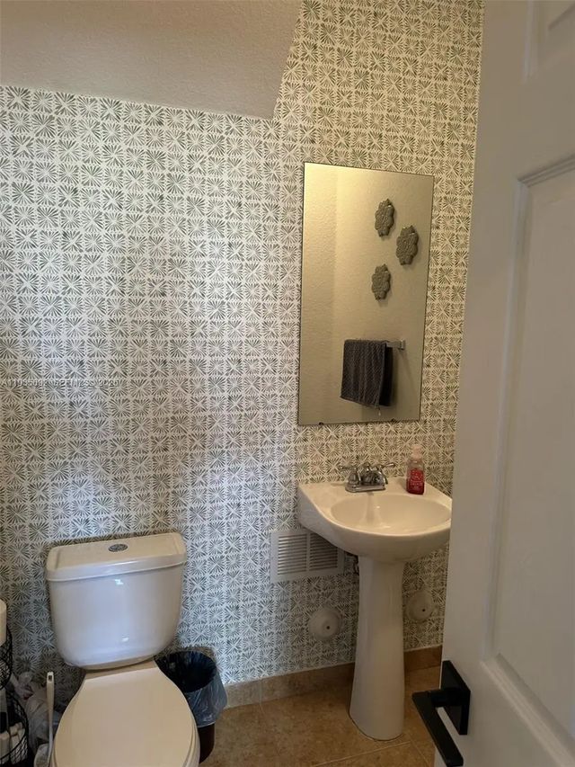 5 of 11 - 10800 Nw 88th Terrace #213, Doral, FL
