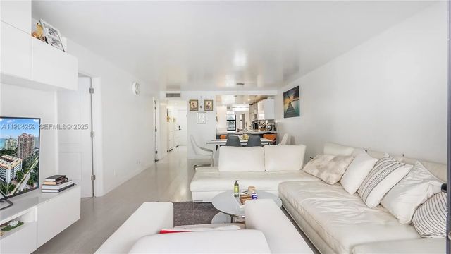 4 of 31 - 2029 N Ocean Boulevard #404, Fort Lauderdale, FL