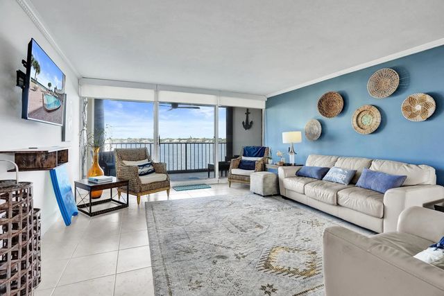2 of 37 - 132 Lakeshore Drive #317, North Palm Beach, FL