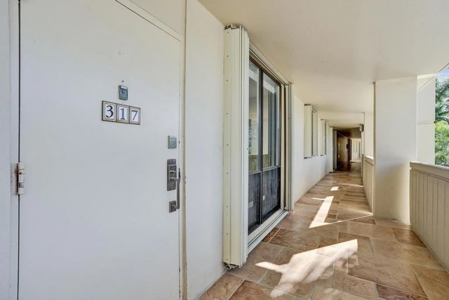 4 of 37 - 132 Lakeshore Drive #317, North Palm Beach, FL