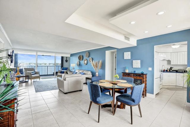 5 of 37 - 132 Lakeshore Drive #317, North Palm Beach, FL
