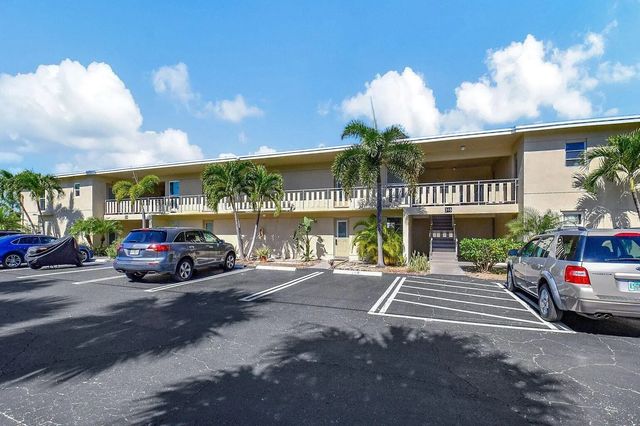315 Circle Drive S #102, Boynton Beach
