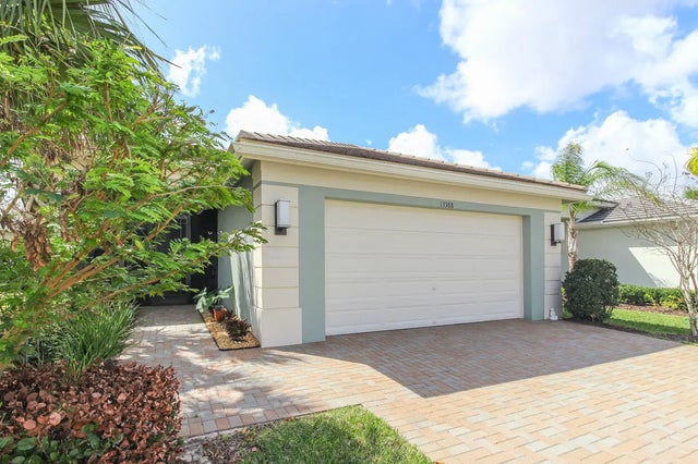 Photo of Listing #R11149884