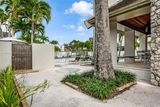 3 of 20 - 7075 Sw 67th Avenue #14, South Miami, FL
