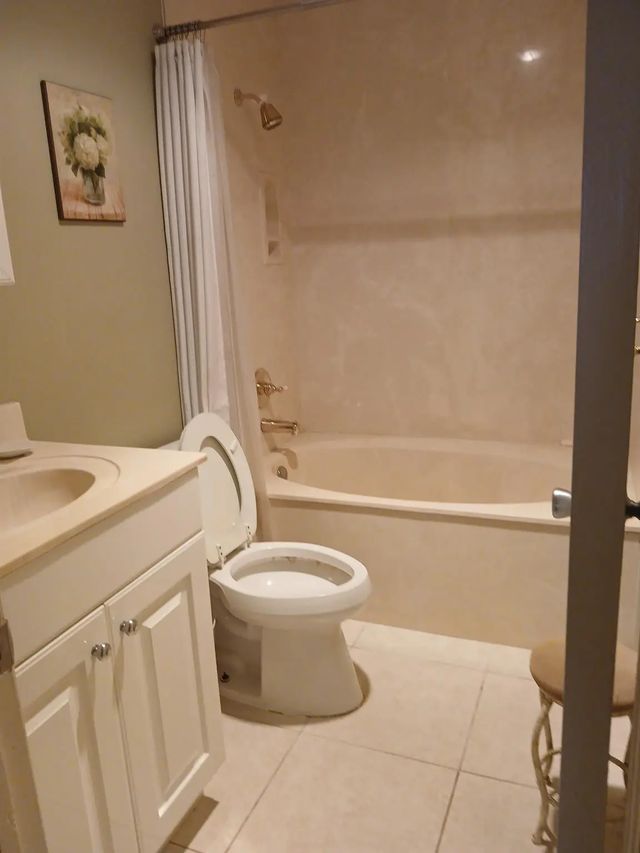 2 of 5 - 6243 Bay Club Drive #2, Fort Lauderdale, FL