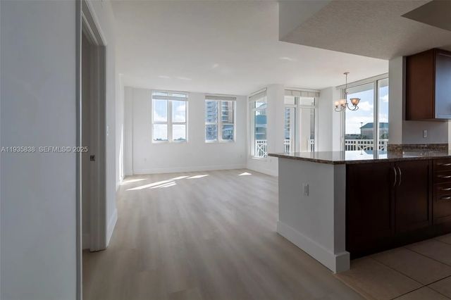 3 of 29 - 350 N Federal Highway #512, Boynton Beach, FL
