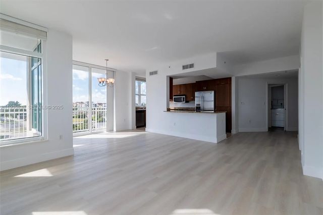 4 of 29 - 350 N Federal Highway #512, Boynton Beach, FL
