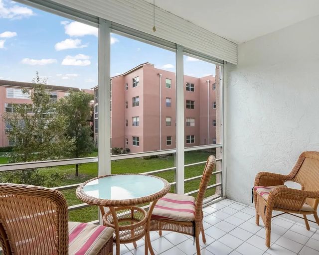 2851 Somerset Drive #205, Lauderdale Lakes