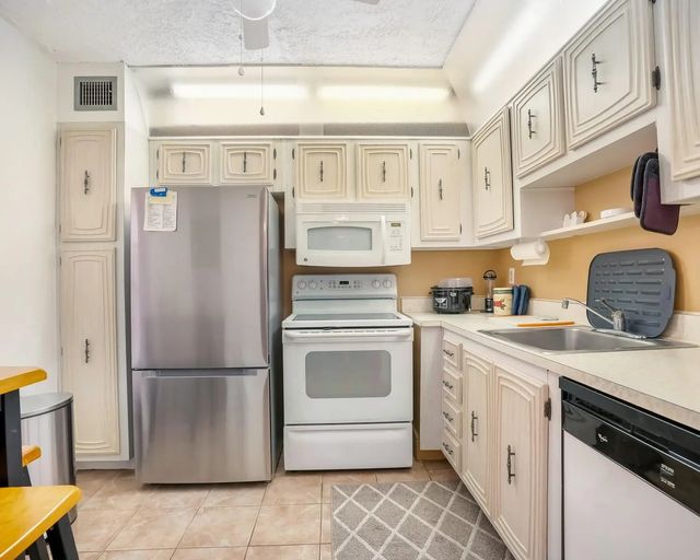 2 of 21 - 2851 Somerset Drive #205, Lauderdale Lakes, FL