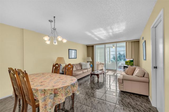 4850 Nw 29th Court #221, Lauderdale Lakes