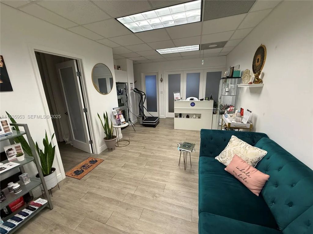 717 Ponce De Leon Boulevard #206, Coral Gables