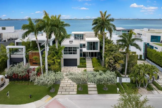 1379 N Venetian Way, Miami
