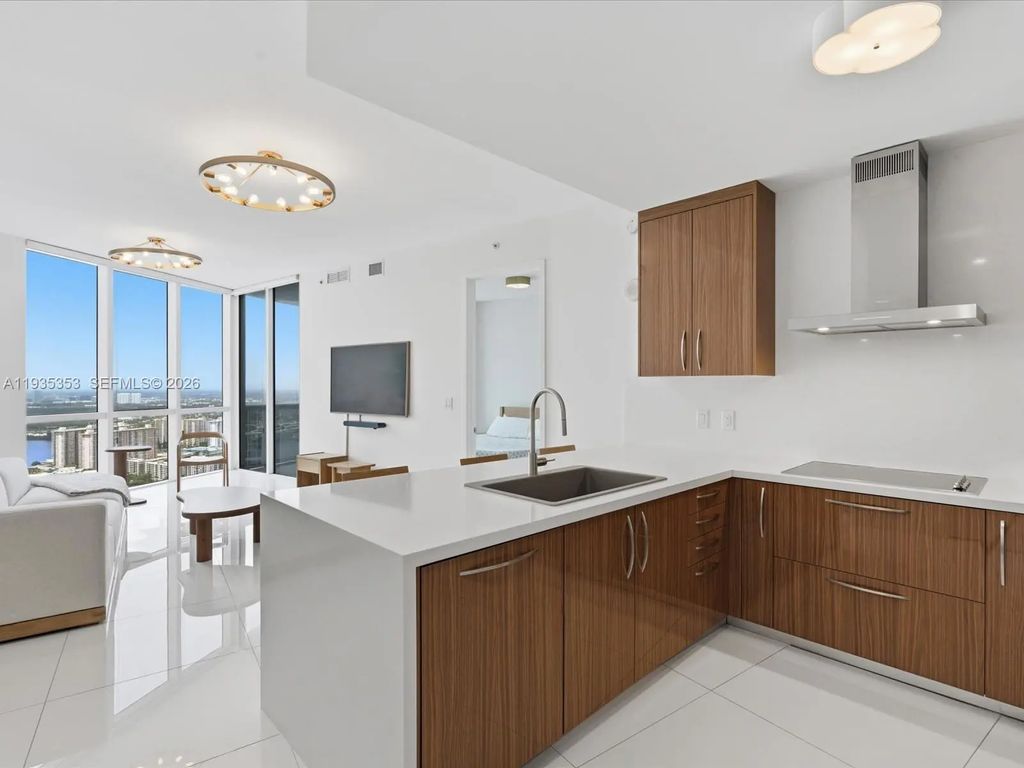 18201 Collins Avenue #5508, Sunny Isles Beach
