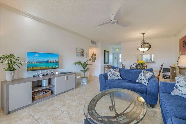 4 of 32 - 3501 Nw 47th Avenue #604, Lauderdale Lakes, FL