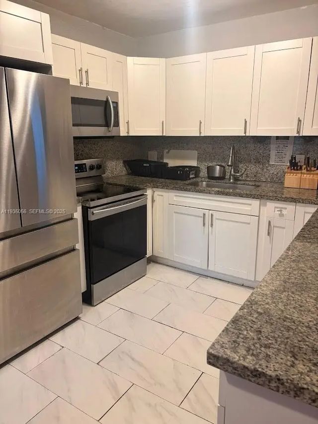 1431 Fletcher Street, Hollywood