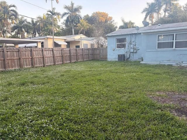 4 of 10 - 1431 Fletcher Street, Hollywood, FL