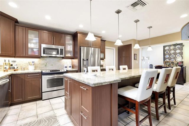 5 of 32 - 4631 Sw 30th Way, Fort Lauderdale, FL