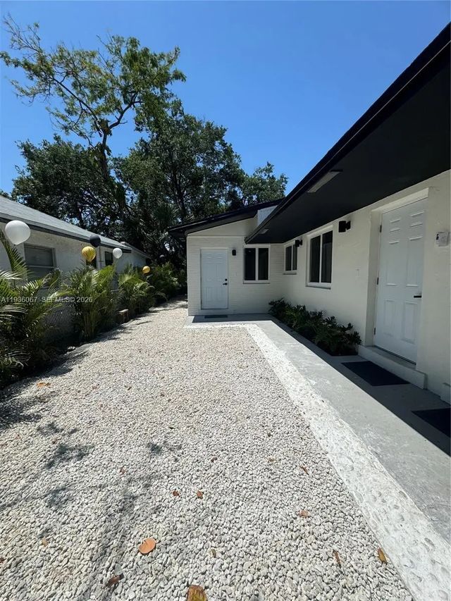 4 of 38 - 111 Nw 7th Avenue, Dania Beach, FL