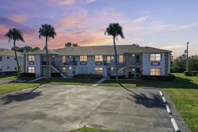 1203 S Lakes End Drive #e-2, Fort Pierce