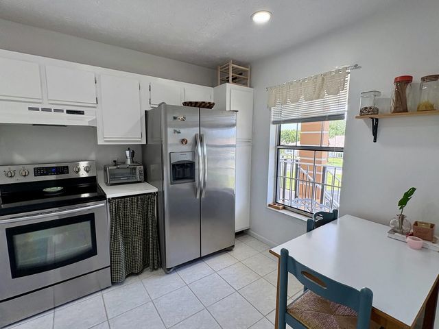 4 of 25 - 1203 S Lakes End Drive #e-2, Fort Pierce, FL