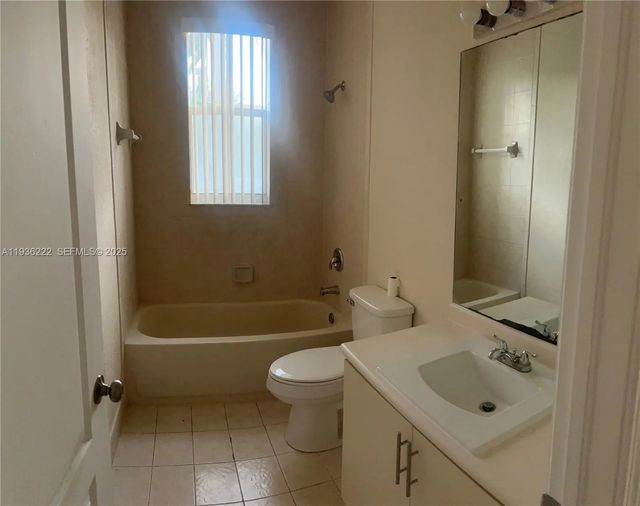 4 of 16 - 2826 Se 16th Place #203, Homestead, FL