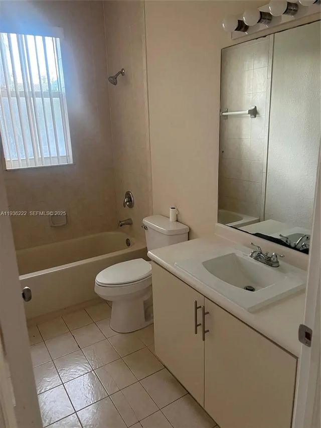5 of 16 - 2826 Se 16th Place #203, Homestead, FL