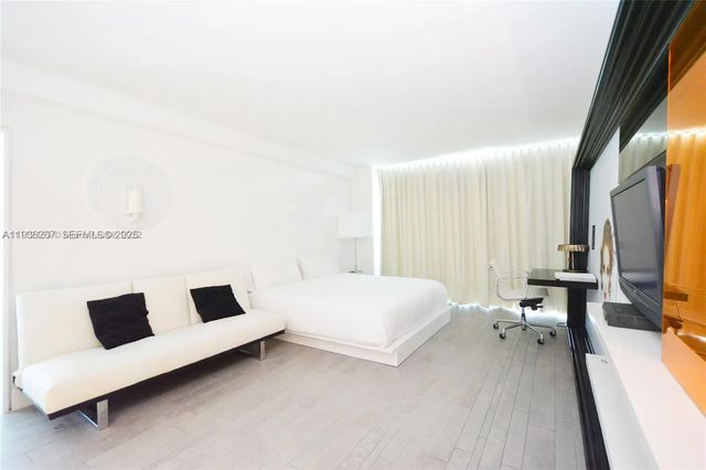 4 of 14 - 1100 West Avenue #1220, Miami Beach, FL